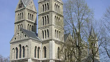 Munsterkerk in Roermond – romaanse kerk en Cuypers-invloed